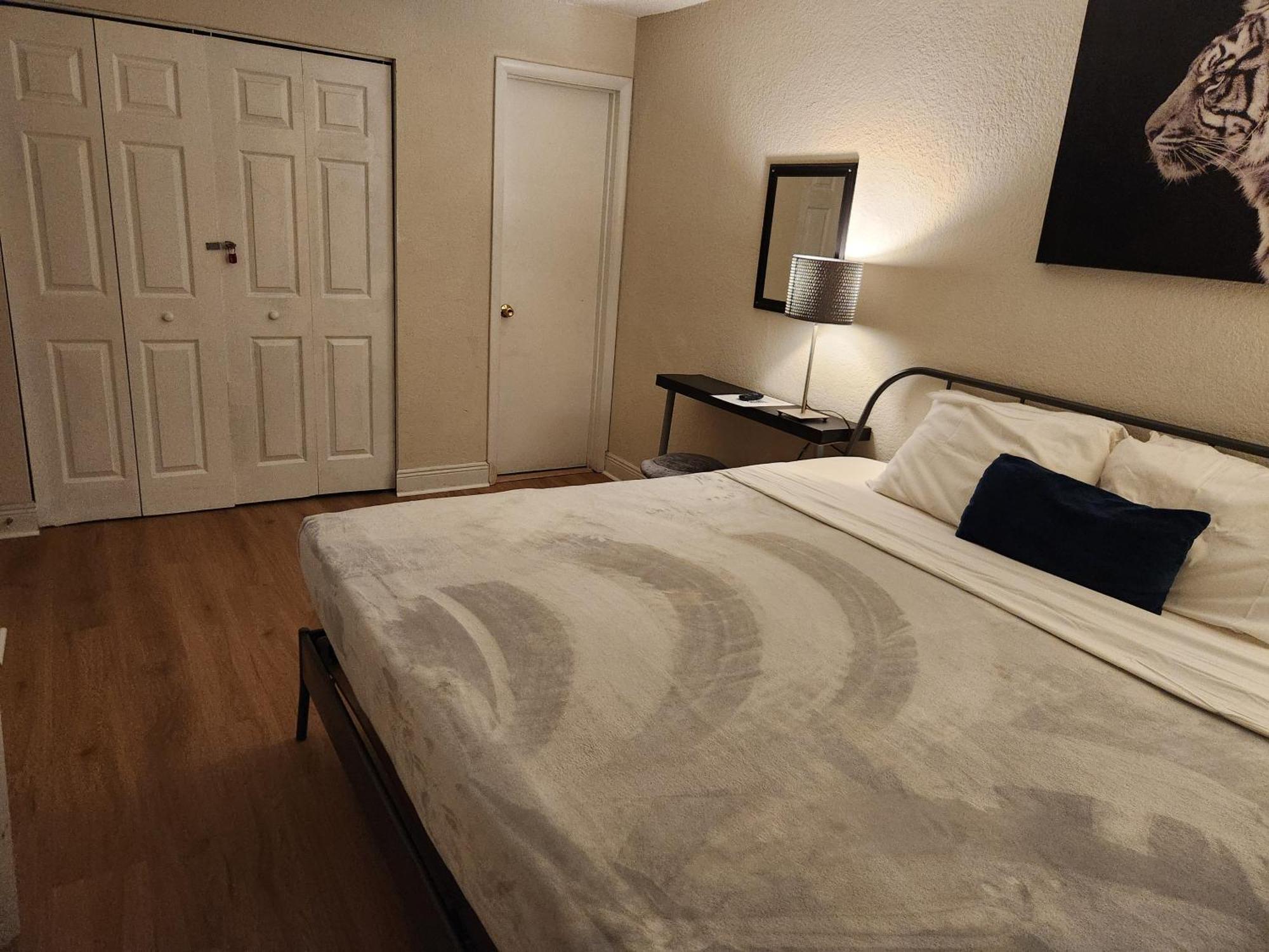 Centauri Vacation Rentals Beautiful 2-Bedroom Condo, Near All Orlando Attractions, Free Parking & Wi-Fi, King Bed, #1 Bagian luar foto