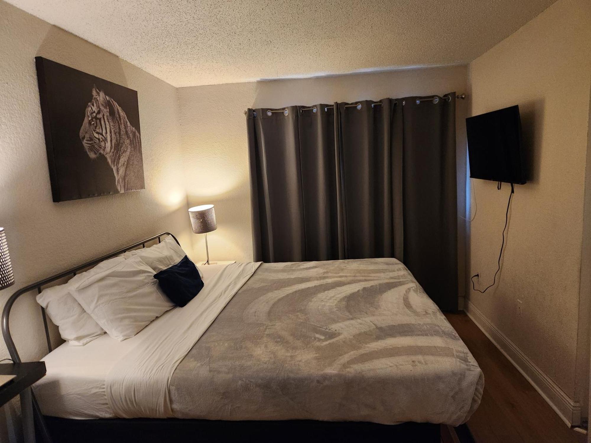 Centauri Vacation Rentals Beautiful 2-Bedroom Condo, Near All Orlando Attractions, Free Parking & Wi-Fi, King Bed, #1 Bagian luar foto