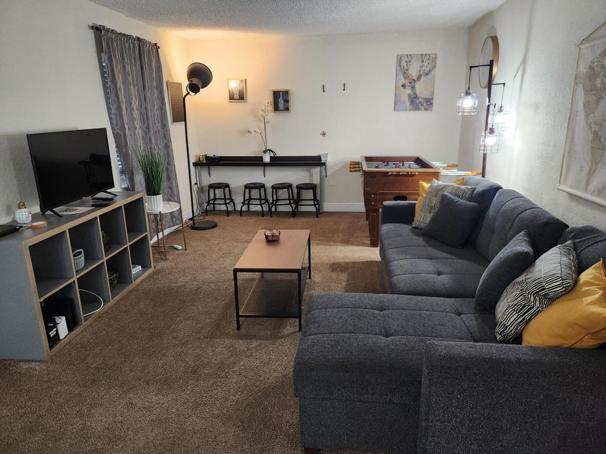 Centauri Vacation Rentals Beautiful 2-Bedroom Condo, Near All Orlando Attractions, Free Parking & Wi-Fi, King Bed, #1 Bagian luar foto